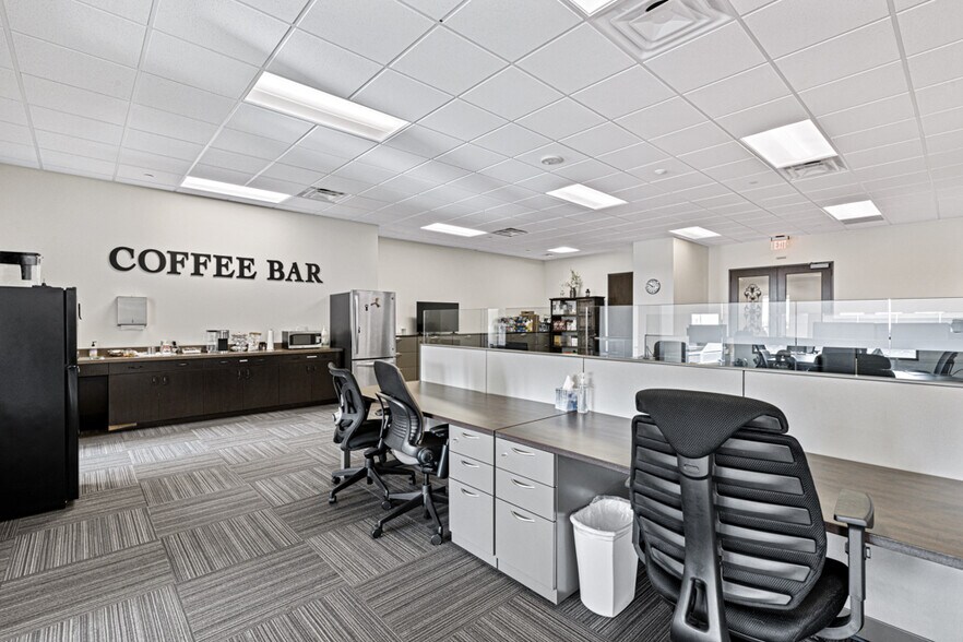 More Photos Of 2701 Sunset Ridge Dr, Rockwall Office For Lease