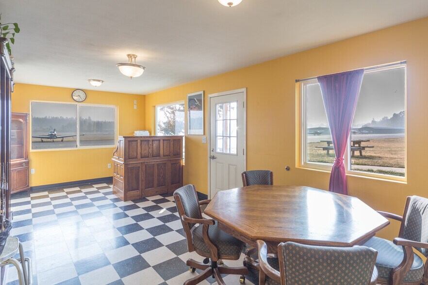 More Photos Of 191 Airport Rd, Port Townsend Airplane Hangar For Lease