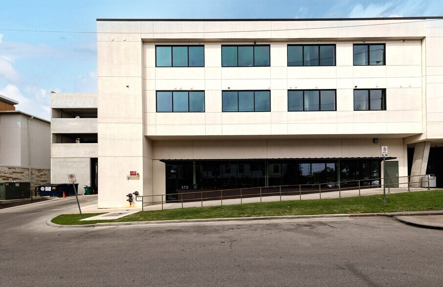 More Photos Of 1800 E 4th St, Austin Multifamily For Sale