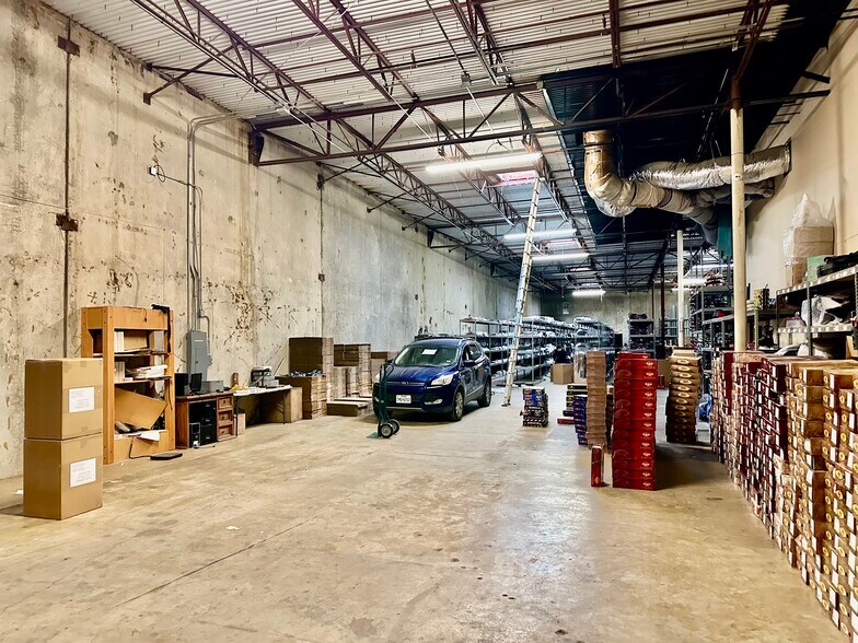 More Photos Of 11330-11334 Gemini Ln, Dallas Warehouse For Sale