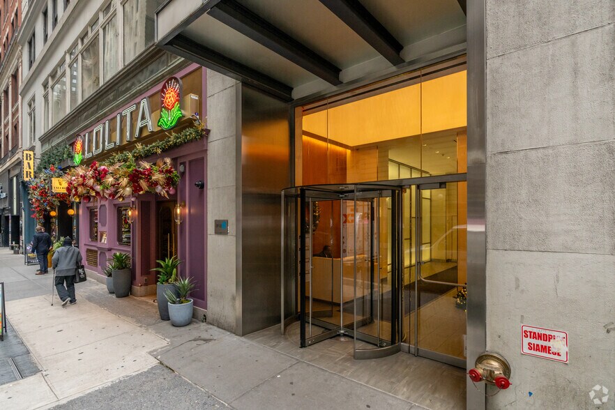 More Photos Of 45 W 45th St, New York Office For Lease