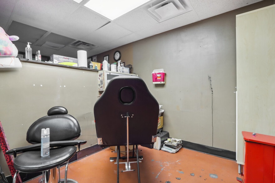 More Photos Of 443 W Main St, Mesa Storefront Retail Office For Sale