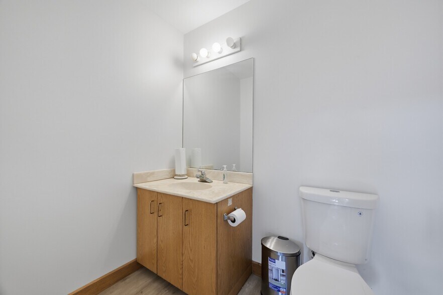 More Photos Of 123 Elm St, Old Saybrook Medical For Sale
