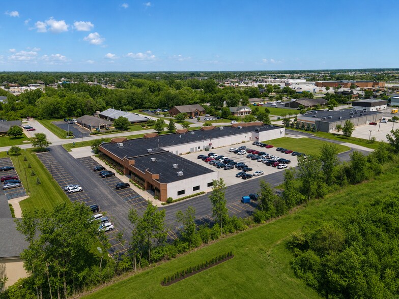 More Photos Of 251-397 W 84th Dr, Merrillville Flex For Lease