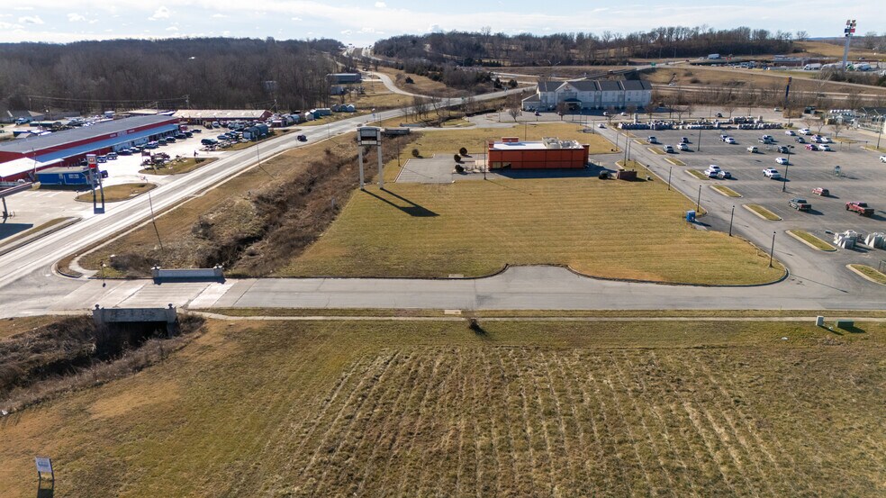 More Photos Of 2200 S Commercial Ave, Harrisonville Land For Sale