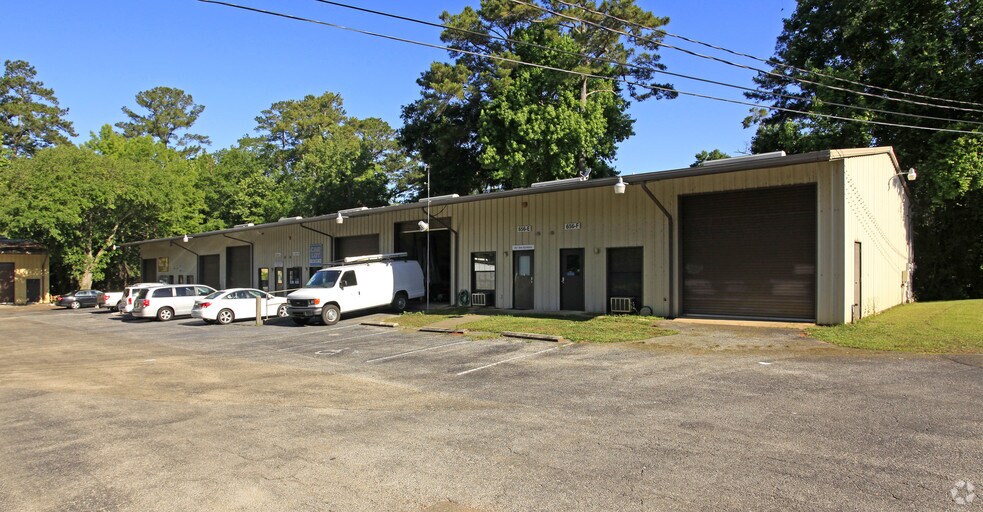 More Photos Of 656 Capital Cir NE, Tallahassee Warehouse For Lease
