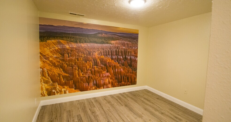 More Photos Of 397 N Wendy St, Torrey Specialty For Sale