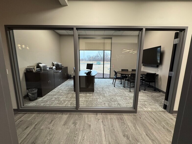 More Photos Of 645 Sandpiper Trl, Cottage Grove Warehouse For Lease