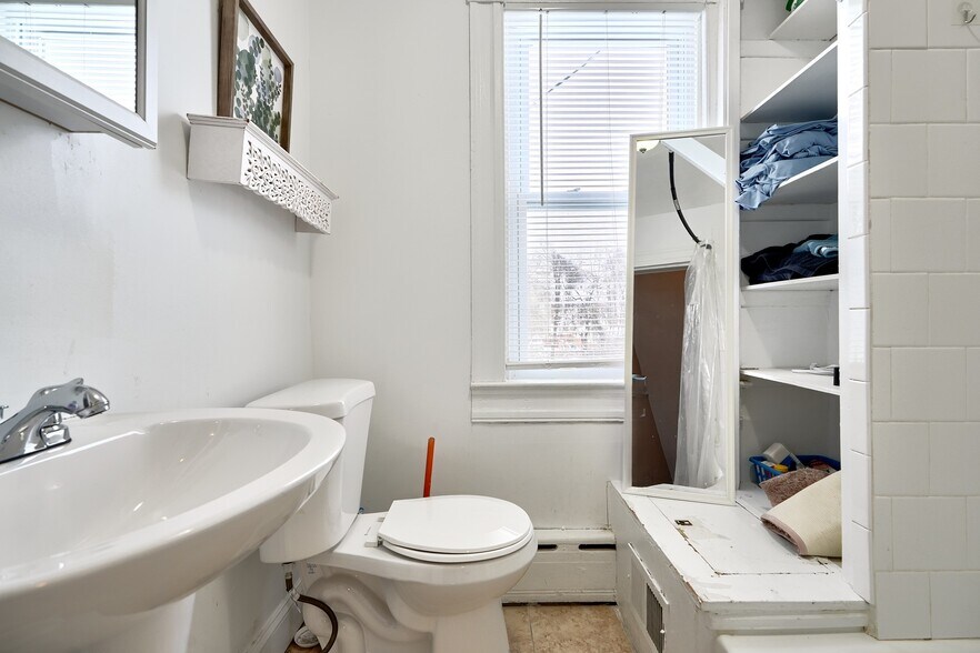 More Photos Of 16-18 Sudbrook Ln, Pikesville Office Residential For Sale