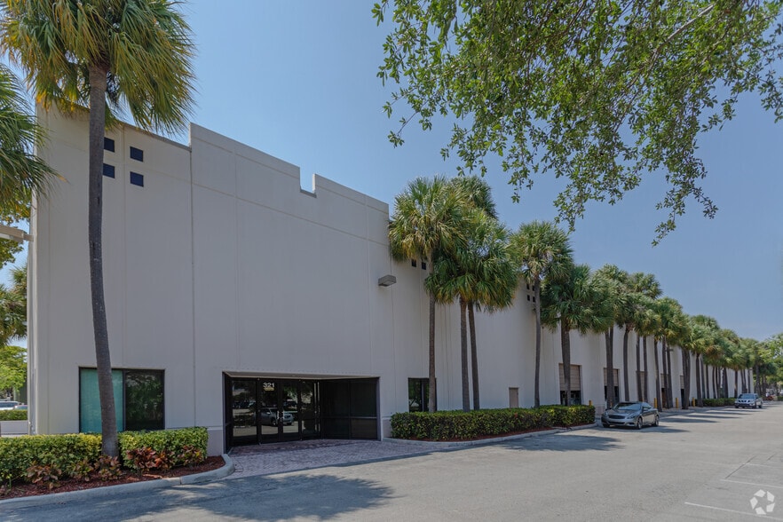 Primary Photo Of 301-321 Goolsby Blvd, Deerfield Beach Warehouse For Lease