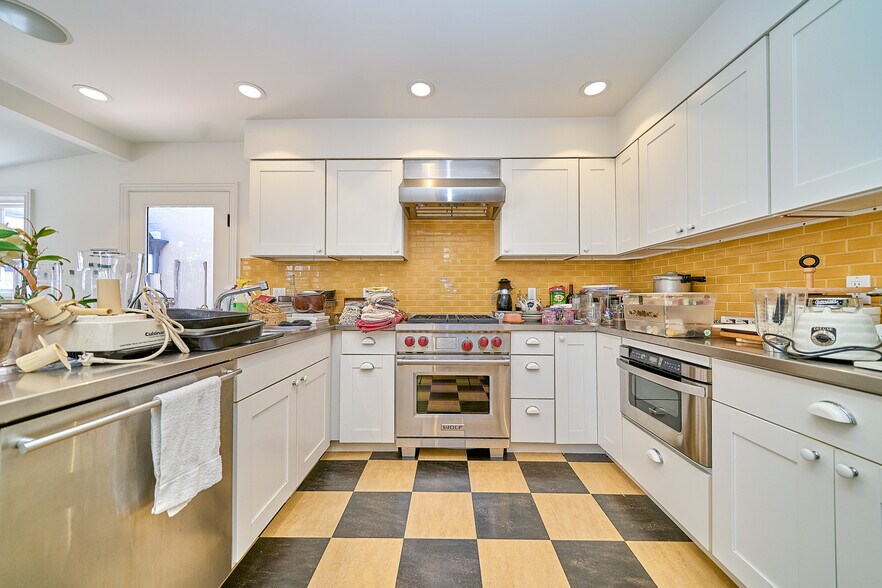 More Photos Of 1321-1325 Abbot Kinney Blvd, Venice Freestanding For Sale