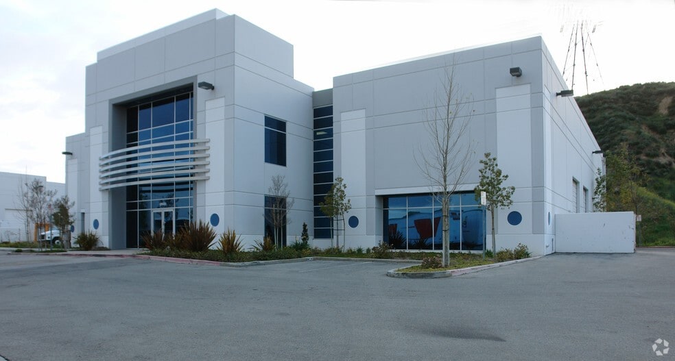 More Photos Of 28010 Industry Dr, Santa Clarita Manufacturing For Lease