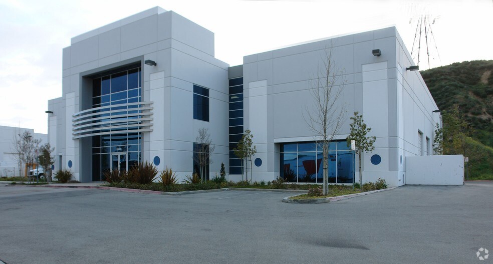 More Photos Of 28010 Industry Dr, Valencia Manufacturing For Lease