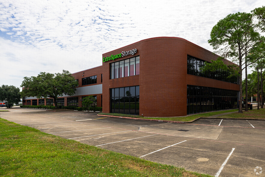 Primary Photo Of 555 Gemini St, Houston Self Storage For Lease