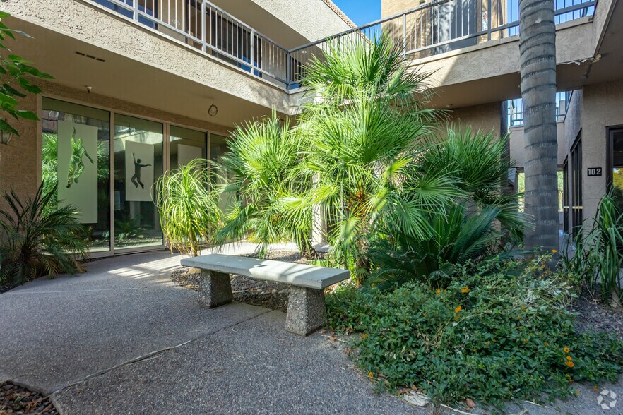 More Photos Of 9188 E San Salvador Dr, Scottsdale Medical For Lease