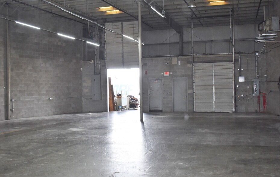 More Photos Of 2601-2623 Cruzen St, Nashville Industrial For Lease