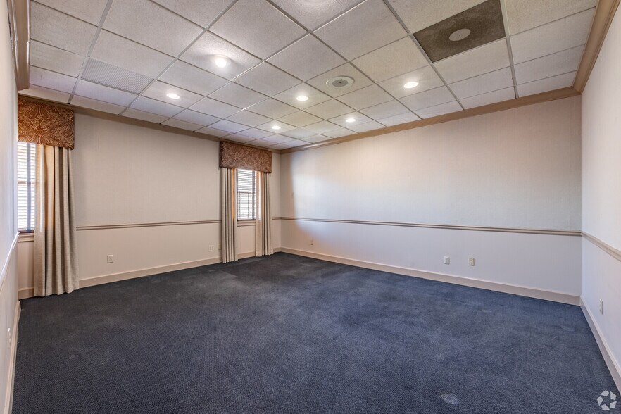 More Photos Of 600 Village Trace NE, Marietta Loft Creative Space For Lease