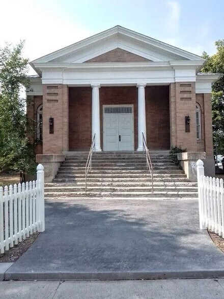 More Photos Of 15 S Center St, Redmond Lodge Meeting Hall For Sale