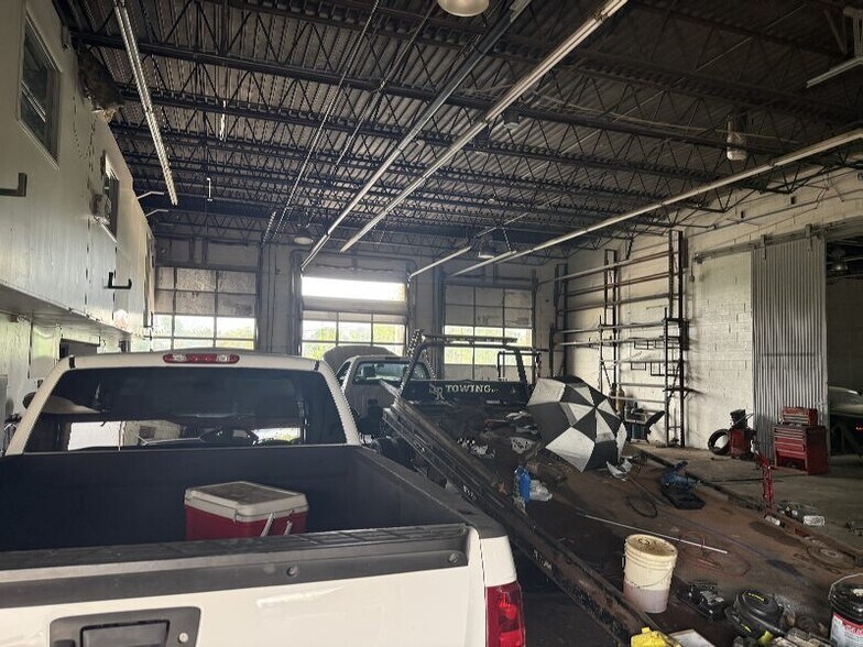 More Photos Of 9260 W Florissant Ave, Saint Louis Auto Repair For Sale