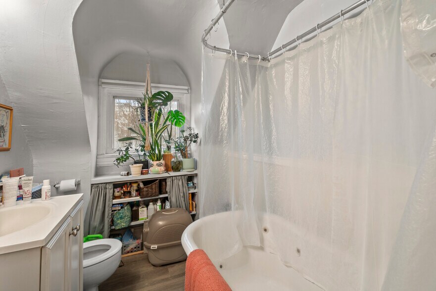 More Photos Of 3433 Guilford Ter, Baltimore Multifamily For Sale