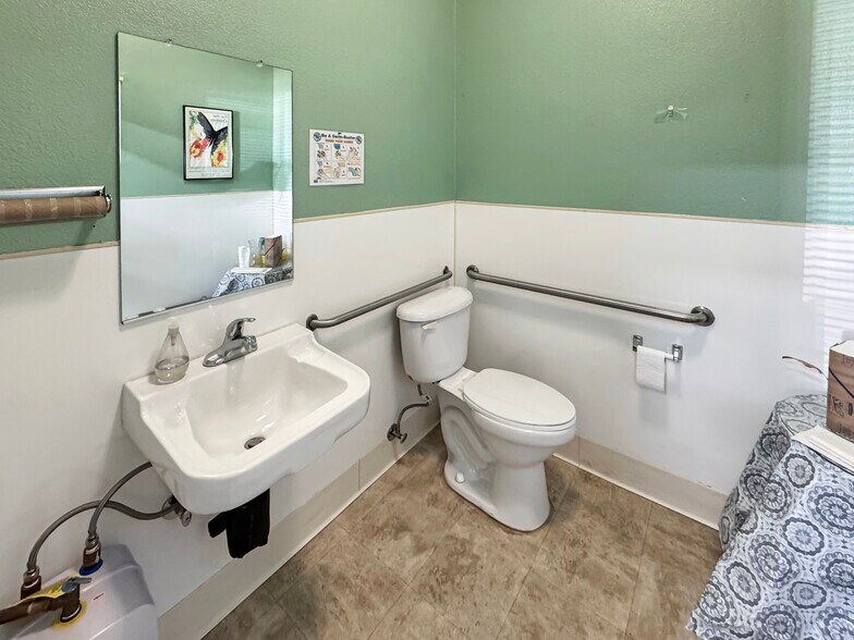 More Photos Of 640 E Main St, Grass Valley Office For Sale