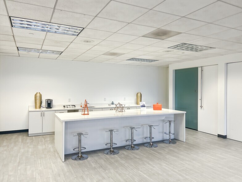 More Photos Of 191 Peachtree St NE, Atlanta Coworking Space