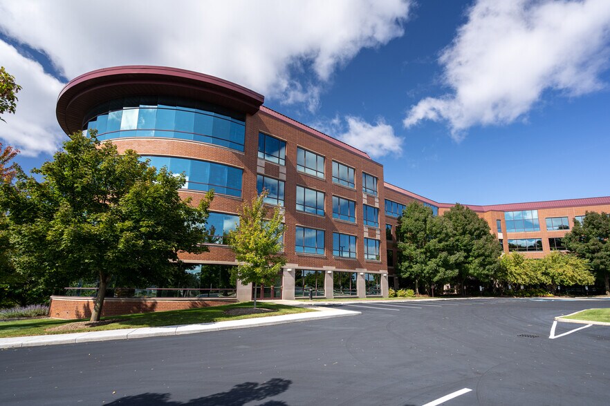 More Photos Of 1200 N Mayfair Rd, Wauwatosa Office For Lease