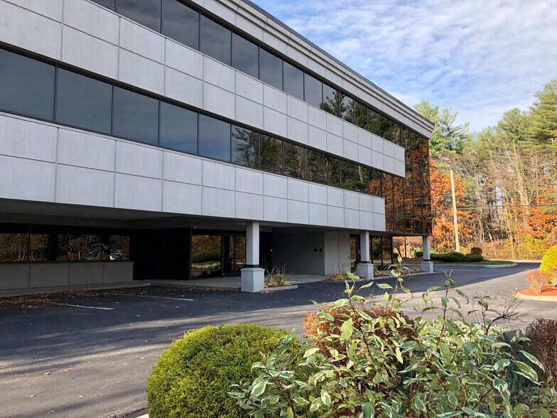 More Photos Of 1 Northeastern Blvd, Salem Office For Lease