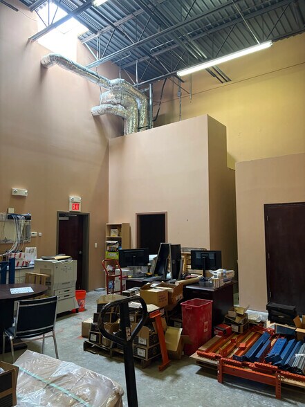 More Photos Of 1585 Beverly Ct, Aurora Warehouse For Sale