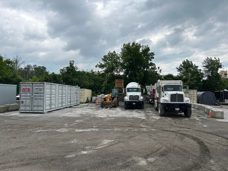 More Photos Of 4875 Thickson Rd N, Whitby Office For Lease