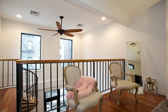 More Photos Of 276 Grand St, Brooklyn Storefront Retail Residential For Lease