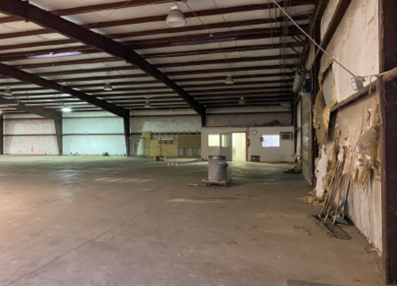 More Photos Of 103 Industrial Park Dr, Perry Industrial For Lease
