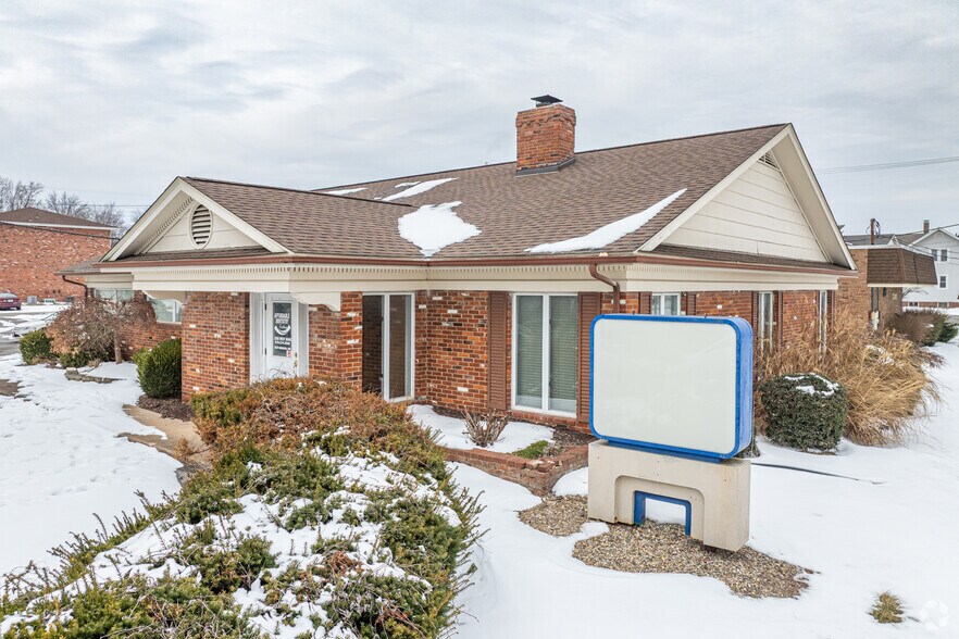 More Photos Of 5300 W Main St, Belleville Medical For Sale