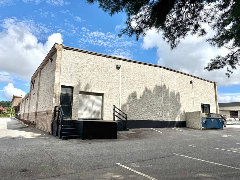 More Photos Of 1839 Buford Hwy, Buford Medical For Lease