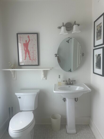 More Photos Of 1604 Nueces St, Austin Office Residential For Lease