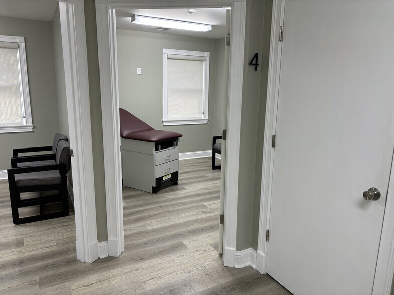More Photos Of 201 Professional Park Dr, Glasgow Medical For Lease