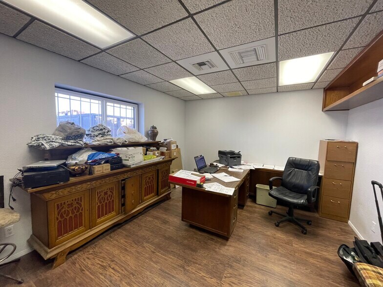 More Photos Of 712 W California Ave, Ridgecrest Warehouse For Sale