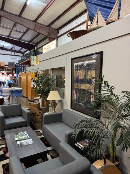 More Photos Of 136 Commerce Ctr, Greenville Warehouse For Lease