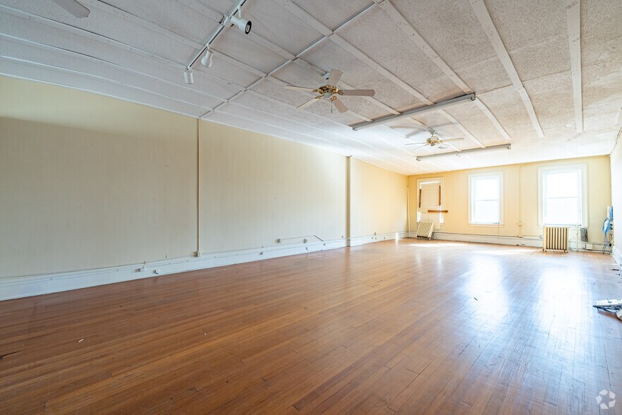 More Photos Of 2 E Main St, Freehold General Retail For Sale