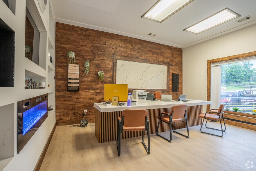 More Photos Of 740 Veterans Memorial Hwy SE, Mableton Warehouse For Sale