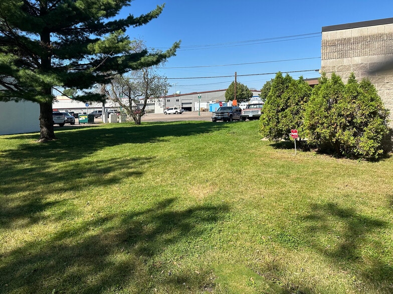 More Photos Of 2603 E 7th Ave, North Saint Paul Light Manufacturing For Sale