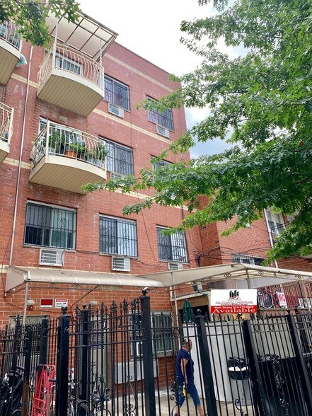 More Photos Of 10018 40th Rd, Corona Apartments For Sale