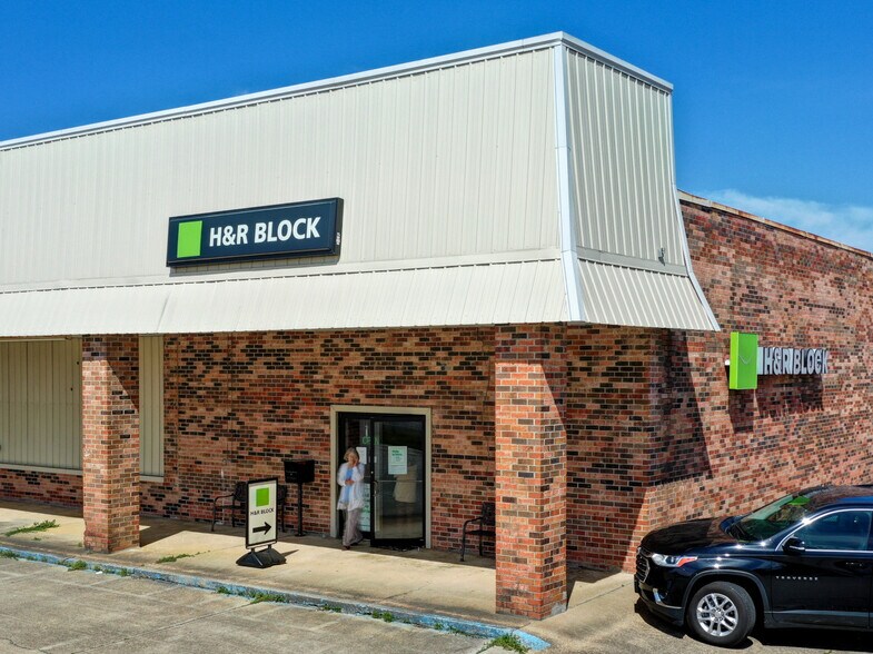 More Photos Of 1308 Main St, Crossett Unknown For Lease