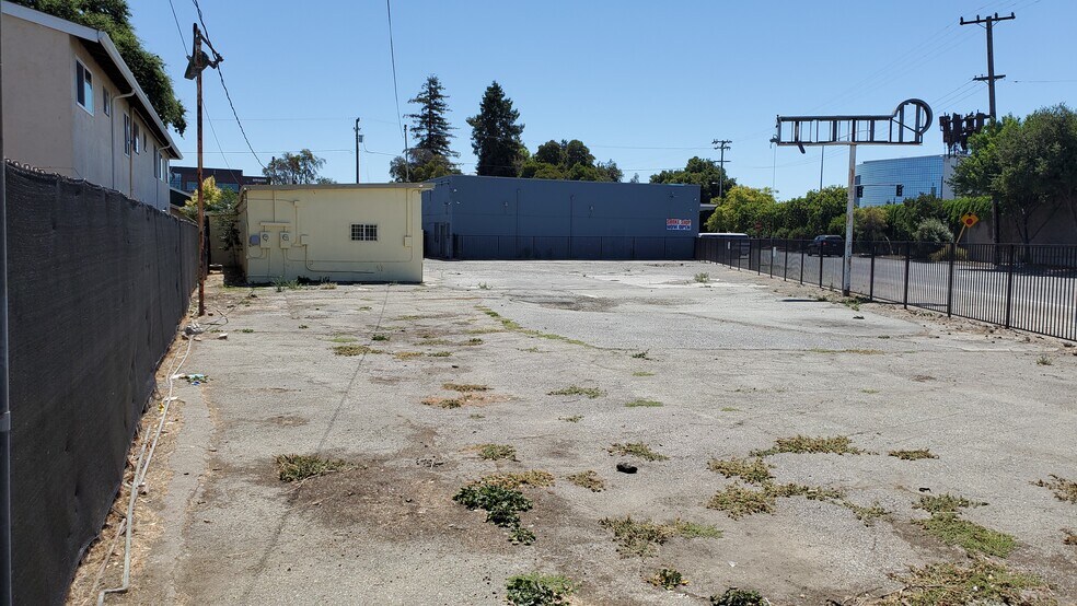 More Photos Of 1475 E Bayshore Rd, East Palo Alto Land For Lease