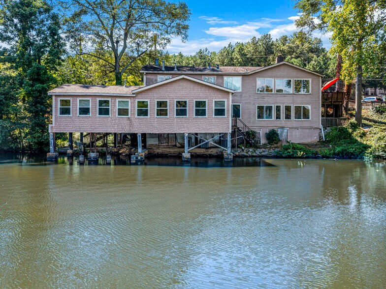 More Photos Of 4615 Stone Mountain Hwy, Lilburn Freestanding For Sale