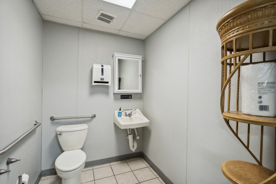 More Photos Of 2170 Joshuas Path, Hauppauge Freestanding For Sale