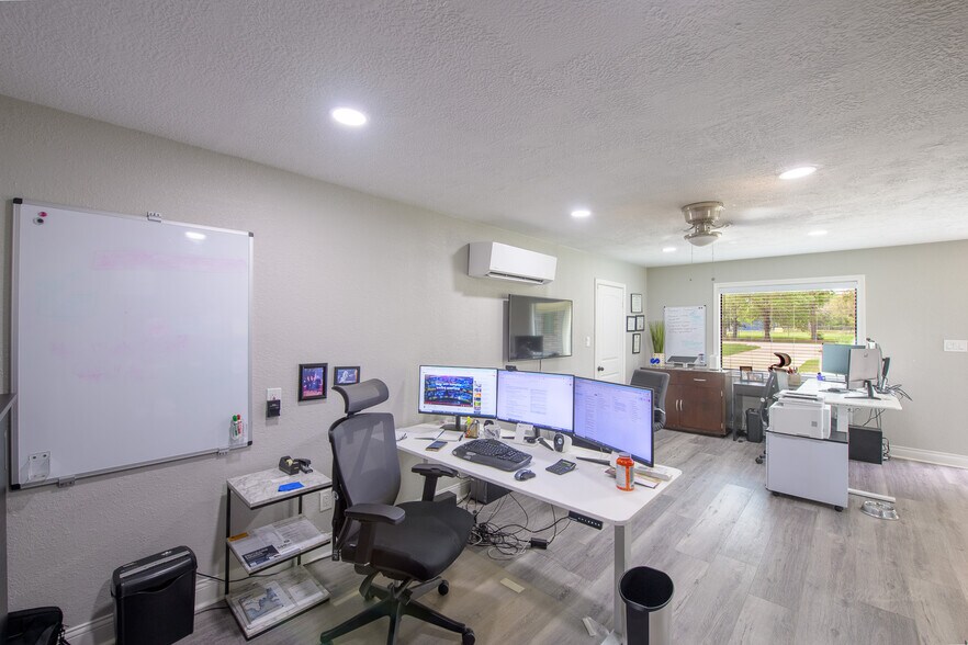 More Photos Of 25142 Roesner Ln, Katy Office Residential For Lease