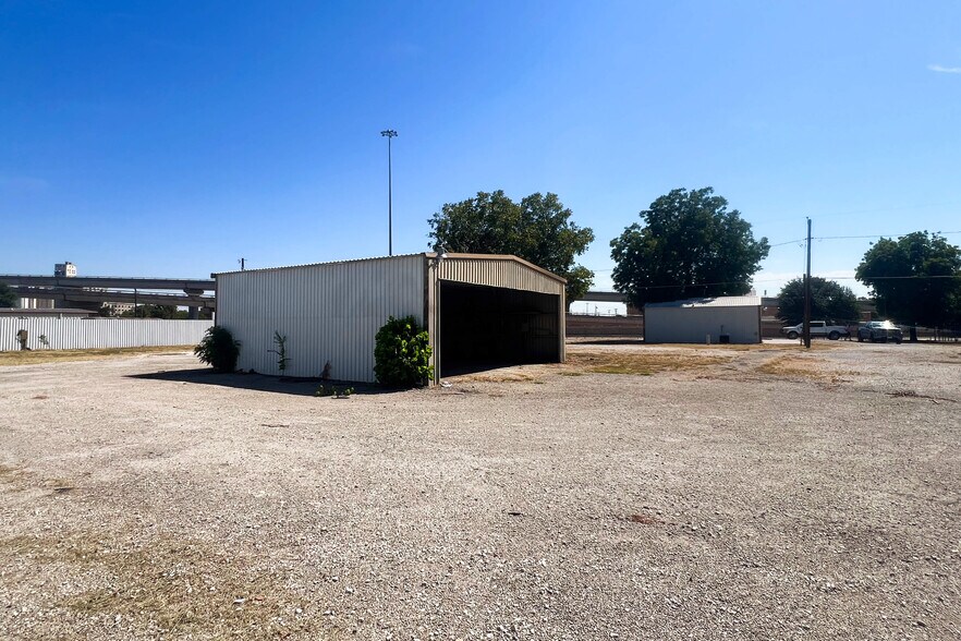 More Photos Of 231 Central Fwy E, Wichita Falls Land For Sale