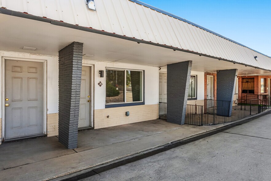 More Photos Of 1940 North Ave, Grand Junction Hotel For Sale