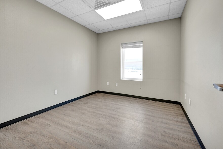 More Photos Of 10712 W County Road 77, Midland Service For Lease